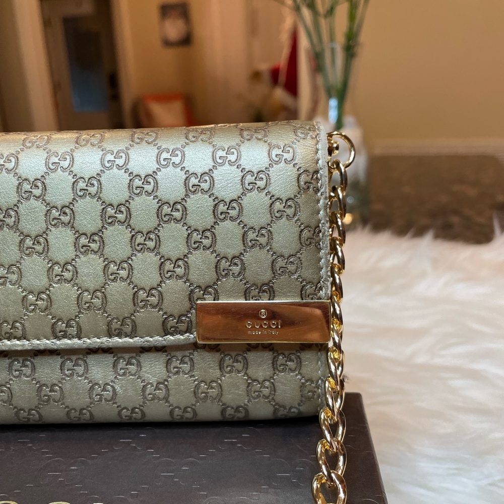 🎉🎉SOLD! Gucci Micro Guccisima Walllet on Chain - Picture 4 of 12